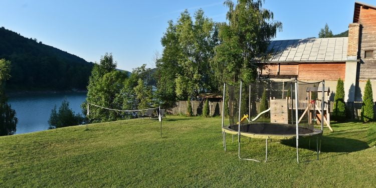 Cazare Valea Doftanei: afla din ce materiale ar trebui sa fie hainele pe care le impachetezi