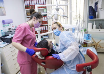 Implantul dentar și calitatea vieții: ce spun studiile