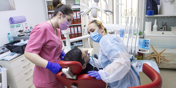 Implantul dentar și calitatea vieții: ce spun studiile