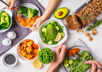 Mâncarea vegană te poate ajuta să slăbești? Adevărul neașteptat