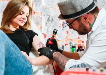 Cum să îndepărtezi un tatuaj: Metode eficiente și sigure