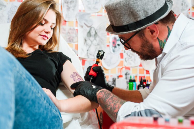 Cum să îndepărtezi un tatuaj: Metode eficiente și sigure