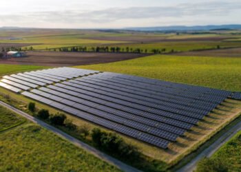 Cum să beneficiezi de energie verde în casa ta: sisteme fotovoltaice și pompe de căldură