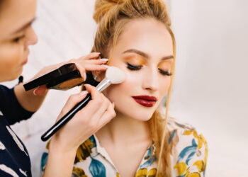 Cum să obții un machiaj natural perfect: sfaturi și trucuri