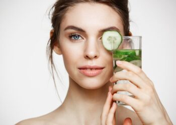 Detoxifierea pielii: ghidul complet pentru un ten curat și sănătos
