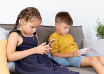 5 Strategii eficiente pentru a gestiona utilizarea tehnologiei în familie