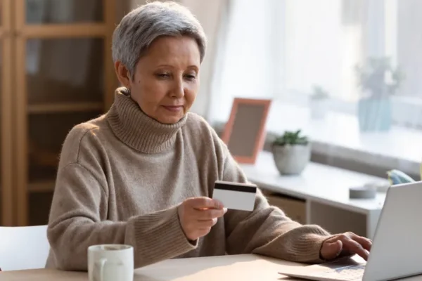În ce zile intră pensiile, alocațiile și bursele în februarie? Care pensionari iau bani în plus?