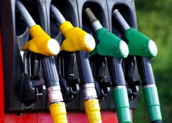 Benzina și motorina se scumpesc din nou. Cât vom plăti în plus la pompă