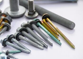 Modele de holșuruburi: 7 recomandări pentru a identifica soluția perfectă pentru fixarea materialelor