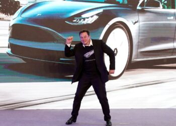 Consiliul de administraţie Tesla a câştigat peste 3 miliarde de dolari din acţiuni