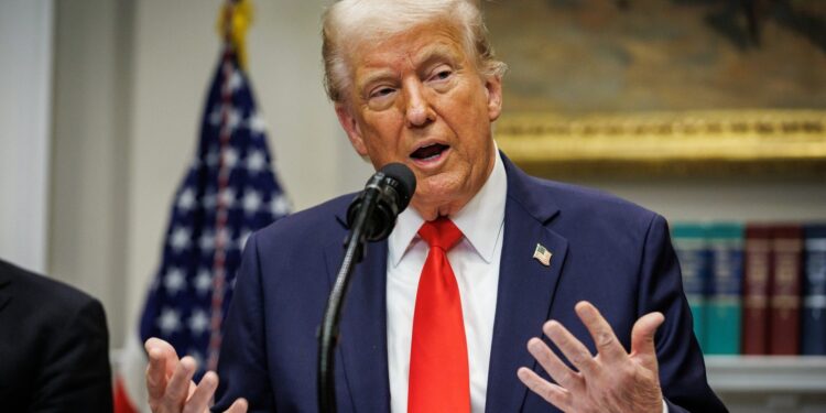 Trump susține că SUA trebuie să „dețină” Groenlanda pentru a împiedica Rusia să o preia: „Nu îi vom permite să o ocupe”