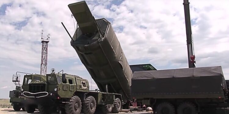 Rusia a lovit Ucraina cu rachete balistice hipersonice