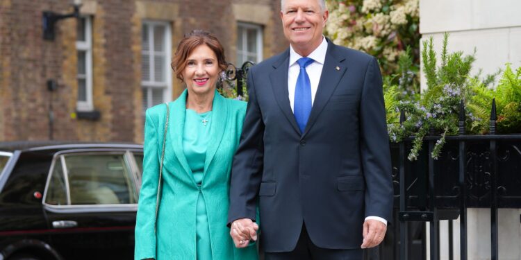 Klaus Iohannis scapă de sechestrul asupra bunurilor familiei. Cererea ANAF în cazul datoriilor la stat a fost respinsă