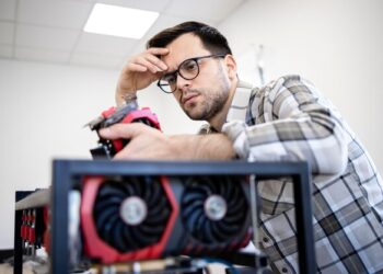 6 semne că placa video cedează după artefacte pe ecran