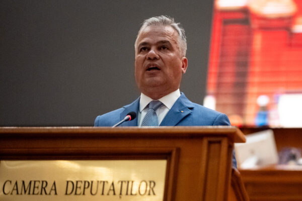 Guvernul Veștea a fost respins de Parlament! Mingea a ajuns înapoi în curtea lui Nicușor Dan