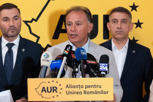 Un lider AUR susține că Simion a negociat funcții cu PSD: „Mi-a zis: ești la Economie”