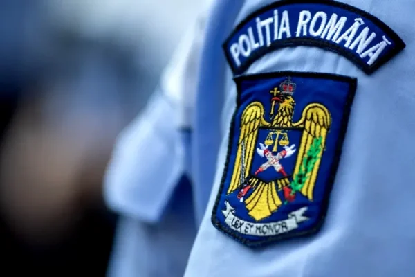 Noua fraudă prin care românii sunt păcăliți de falși polițiști