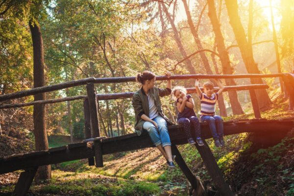 Vacanță la munte cu copiii: locuri în care natura devine cel mai frumos loc de joacă