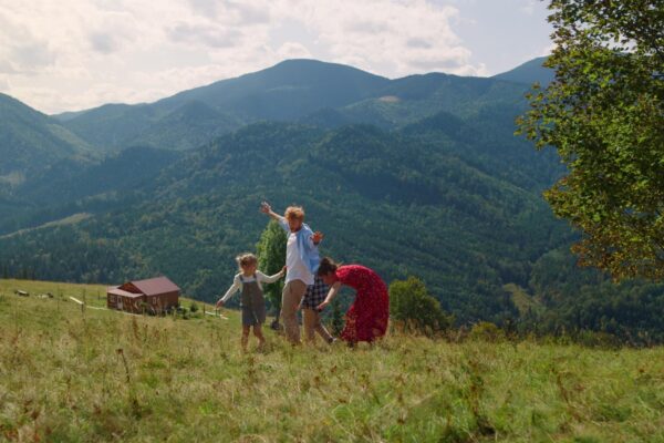 Destinații montane din România perfecte pentru o vacanță în familie