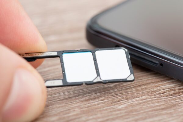 Telefon dual SIM: avantaje și situații în care este util